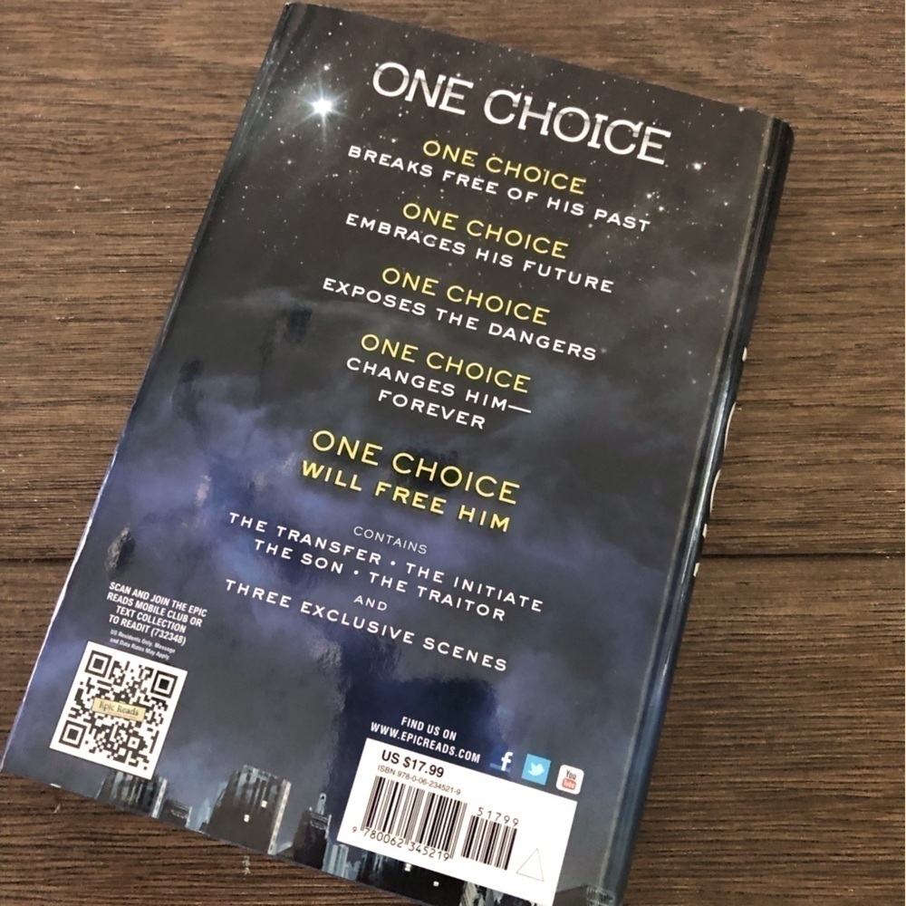 Four by: Veronica Roth hardback book - Picture 5 of 5